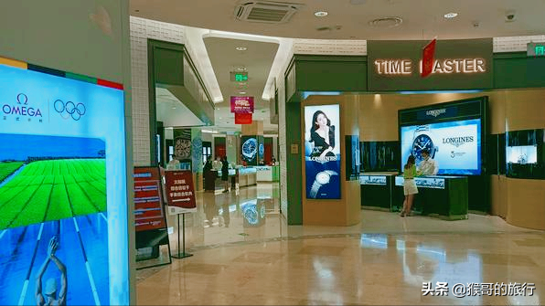 逛一逛海口免稅店，看看能買些什麼，能享受什麼優惠政策