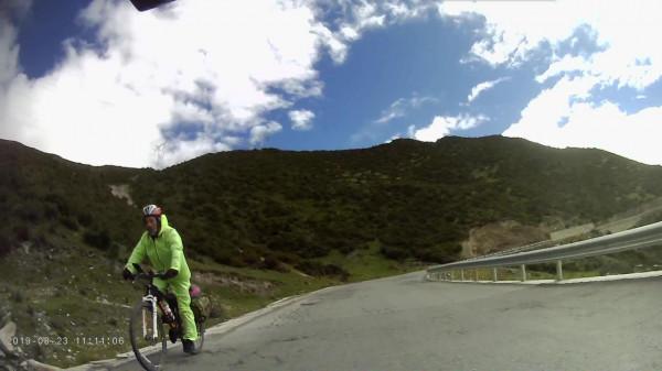 摩旅西藏-七十二拐再次倒車-八宿（海拔3200）