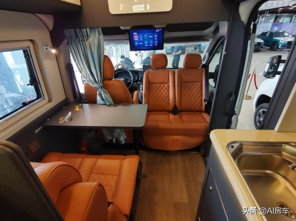 動力、續航、油耗相同，國產車能設計成啥樣？分享2款吉姆西B型車