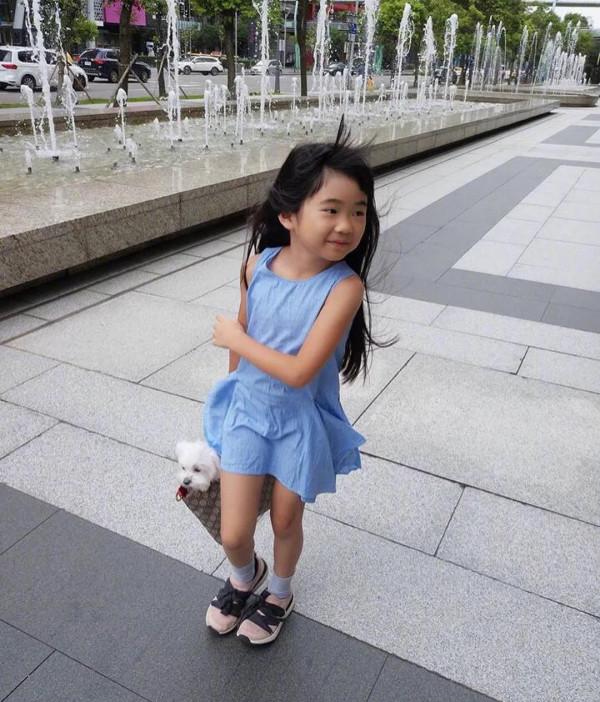曹格女兒女大十八變