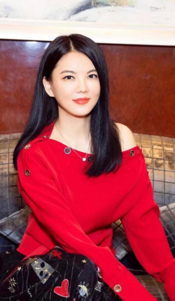 這應該是李湘狀態最好看的時候，有一張照片特別像詠梅