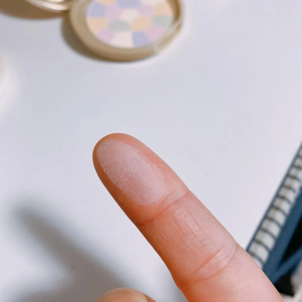 e大餅地位不保?砍妹推出平替c大餅,價格相差10倍,效果卻更好 e大餅地位不保?砍妹推出平替c大餅,價格相差10倍,效果卻更好