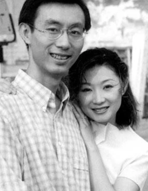 初戀成植物人苦撐10年去世，張譯為何娶了二婚的錢琳琳？