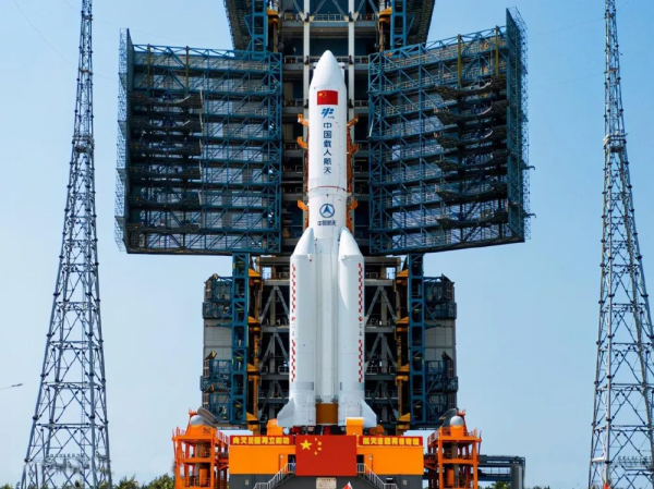 榮耀時刻 | 天和核心艙升空，一起了解其中的“洛可可貢獻”