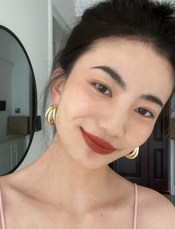 新年口紅少買正紅色,多選這幾種色號,顯白低調,見家長塗也合適 新年口紅少買正紅色,多選這幾種色號,顯白低調,見家長塗也合適