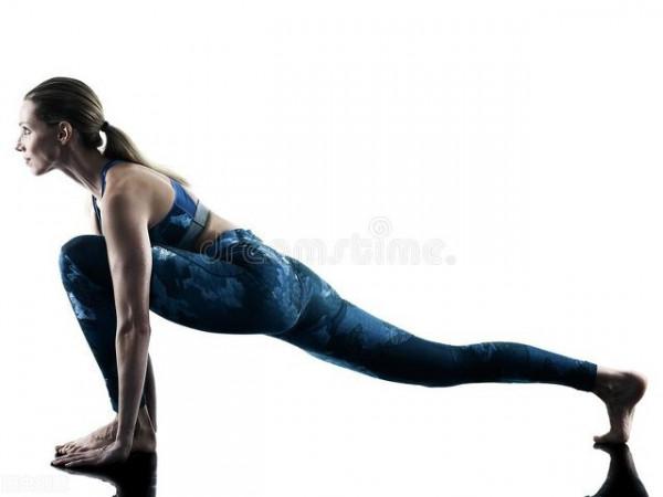 瑜伽體式‖邁開腿，髖靈活了，子宮就乾淨了