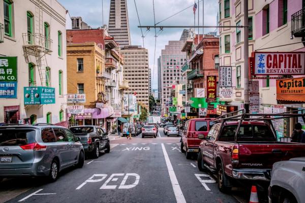 美國唐人街，正變得冷清，以前人來人往景象不復存在了