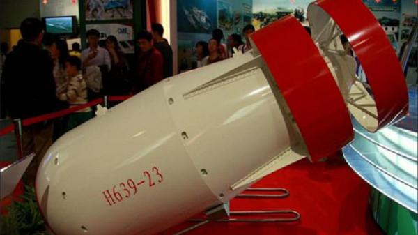 1971年，投擲氫彈試驗失敗，飛行員楊國祥捨生忘死帶彈著陸