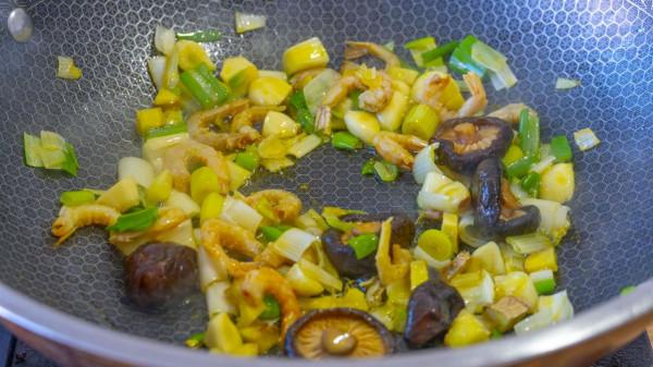 12道家常菜的做法，6熱菜，4冷盤，2湯，簡單易學，適合上班族