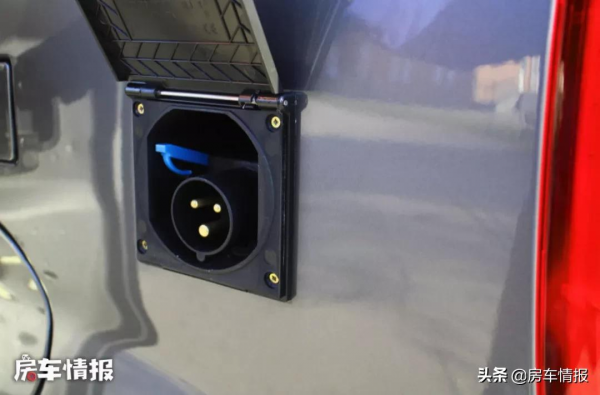 新款菲亞特房車釋出,1.6T柴油機適合2口,高僅1.9米限高輕鬆過 新款菲亞特房車釋出,1.6T柴油機適合2口,高僅1.9米限高輕鬆過