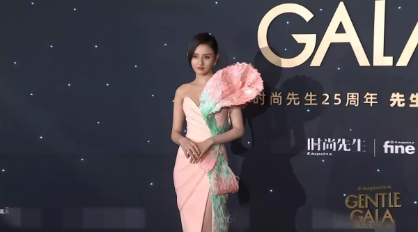 2022開年紅毯:張雨綺變臉認不出,吳謹言好怪,郭采潔收了神通吧 2022開年紅毯:張雨綺變臉認不出,吳謹言好怪,郭采潔收了神通吧