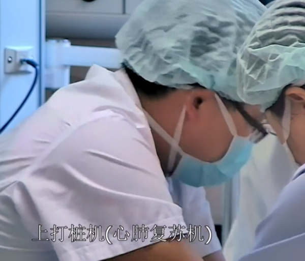 真實故事：農民工意外墜樓，腦袋被摔出血洞，後來搶救過來了嗎？