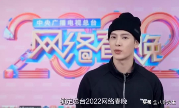 5位港臺明星參加春晚聯排：陳妍希背8萬包包，71歲譚詠麟自搬行李