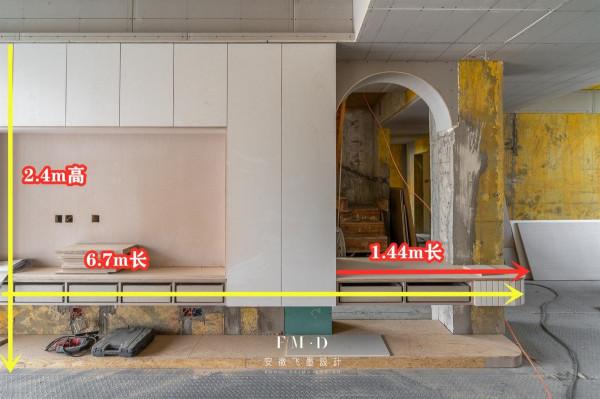 客廳遇到承重柱,難辦!設計師將電視牆延長1.44m,包起來更好看 客廳遇到承重柱,難辦!設計師將電視牆延長1.44m,包起來更好看