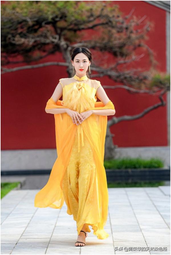 “紡織非遺，光耀東方”北京時裝週植物染服裝賞析