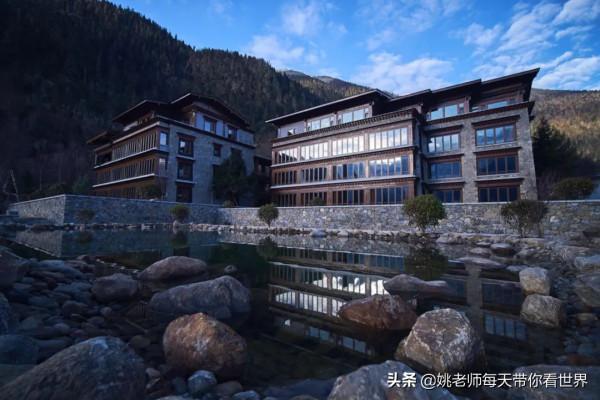 探訪冰川、峽谷徒步，睡在松贊新店，開啟一場自然大冒險