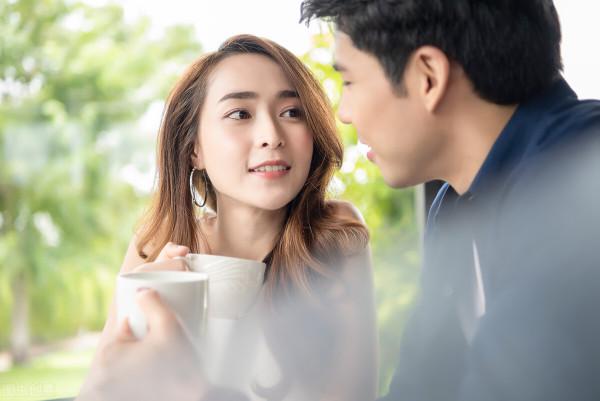 戀愛兩年花男友96萬，分手後男友一紙訴狀將錢要回，網友：幹得好