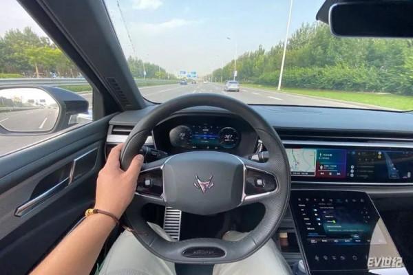 高速見功力:京津長途往返體驗極狐阿爾法T 高速見功力:京津長途往返體驗極狐阿爾法T