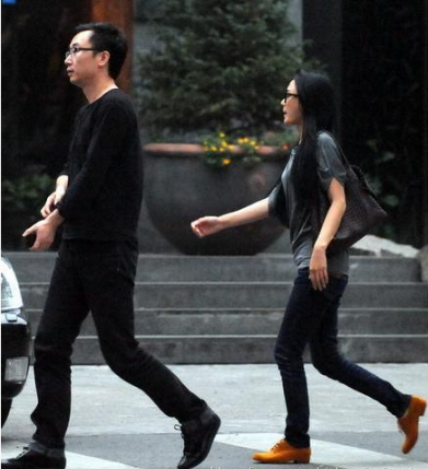 不結婚不生子，42歲依舊單身，秦嵐哪來的底氣？