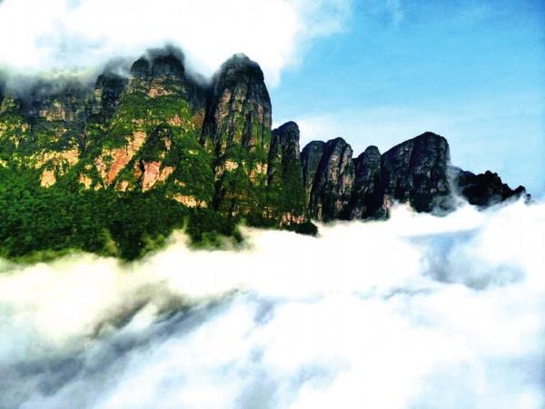 廣西風景獨特名山多，適合踏秋望遠