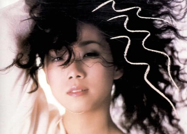 “媚眼歌姬”林憶蓮的三角疑雲 “媚眼歌姬”林憶蓮的三角疑雲