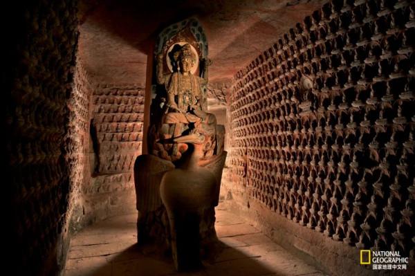 巴蜀石窟,永遠的神 巴蜀石窟,永遠的神