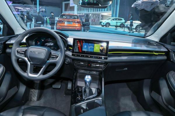 8.29萬元 榮威i5 1.5L自動黑金版上市