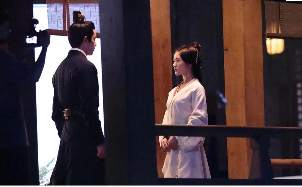 熬過了2021年的“古偶醜男潮”，2022年終於可以上岸狂歡了