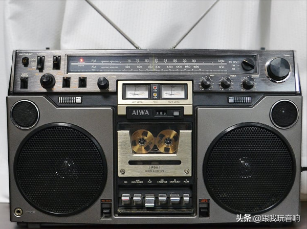 愛華 AIWA TPR-820 經典雙UV表四喇叭音響 收音機 錄音機