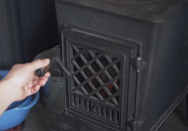 一對夫婦在荒島上住2年,蓋起10㎡蝸居,“離網”的日子簡單快樂 一對夫婦在荒島上住2年,蓋起10㎡蝸居,“離網”的日子簡單快樂