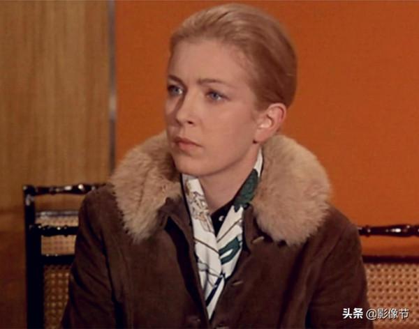 她是《虎口脫險》中的木偶劇團女演員,被怪病纏繞一生,命運悲慘 她是《虎口脫險》中的木偶劇團女演員,被怪病纏繞一生,命運悲慘