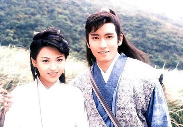 恭喜!48歲陳煒被小5歲男友跪地求婚,與富商離婚9年終覓得幸福 恭喜!48歲陳煒被小5歲男友跪地求婚,與富商離婚9年終覓得幸福