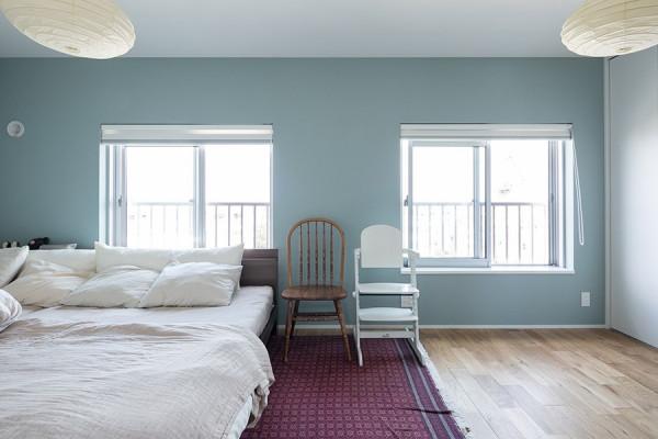 小夫妻買下95㎡新房，木地板配毛坯牆，卻是別人羨慕不來的美好家