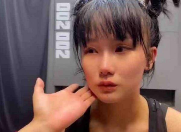 黃齡已經那麼有名氣了,何必出來捱打呢?還被打哭在拳臺上 黃齡已經那麼有名氣了,何必出來捱打呢?還被打哭在拳臺上