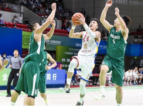 全運會男籃的中秋之戰，遼寧隊戰勝陝西隊，周琦得到10分7籃板