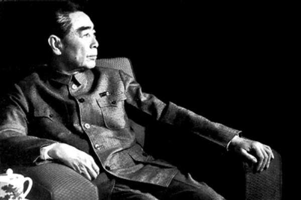 周總理病逝,張玉鳳問毛主席是否參加追悼會,毛主席:我走不動了 周總理病逝,張玉鳳問毛主席是否參加追悼會,毛主席:我走不動了