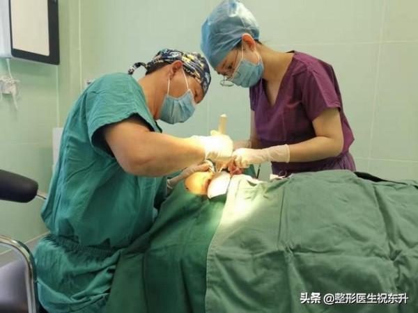 聽醫生淺談：關於“內切祛眼袋手術”的那些事