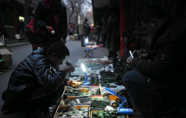 西安神秘“天光墟”，凌晨開張天亮收攤！二手貨、假古董應有盡有