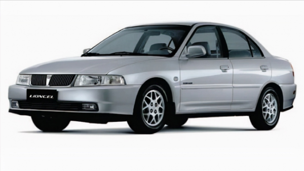 東南想靠DX9翻身，扒開一看：一臺寶馬王子發動機