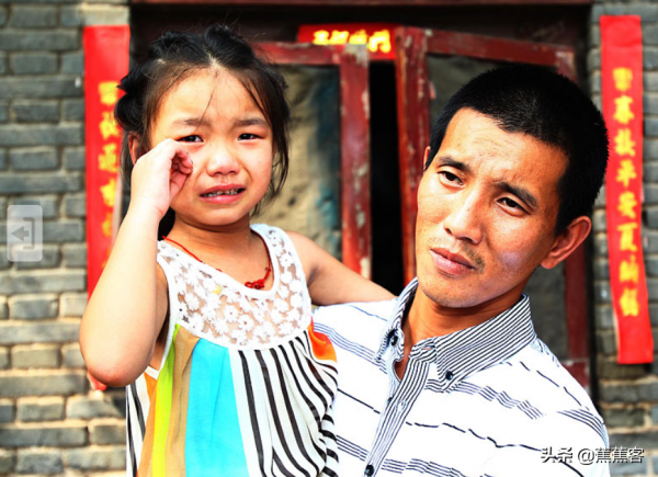 張磊磊：被海盜劫持571天，8個月未吃鹽，獲救後哽咽稱：感謝國家