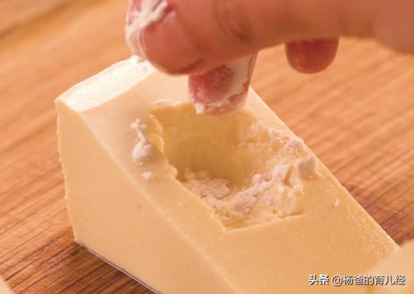 孩子愛吃的蝦滑蒸豆腐，肉嫩鮮香，營養味美，吃一次念念不忘