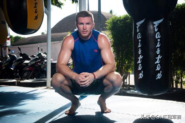 比達士約架“緬甸巨蟒”,昂拉恩桑回應:把合同發來 比達士約架“緬甸巨蟒”,昂拉恩桑回應:把合同發來