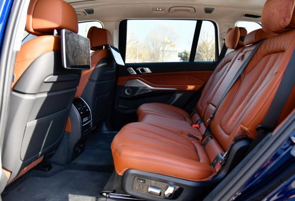 自駕出遊遇暴雨?不要慌!擁有一輛SUV最保險 3款全尺寸7座SUV推薦 自駕出遊遇暴雨?不要慌!擁有一輛SUV最保險 3款全尺寸7座SUV推薦