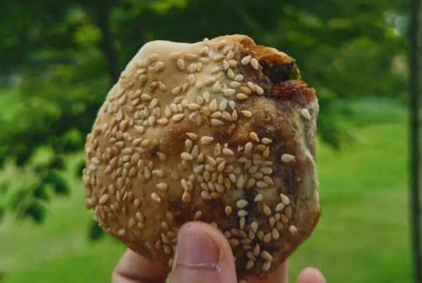 福建大叔賣非遺小吃，1.5元一個，天天累得不想幹有人開車3h來吃