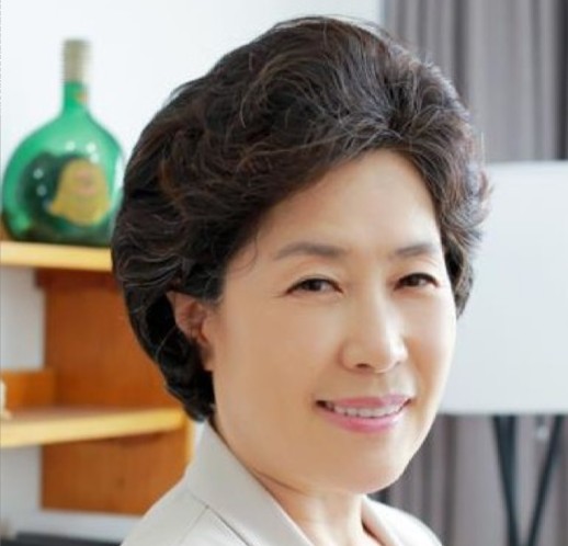 目睹姐姐的簡單葬禮，讓人心痛不已