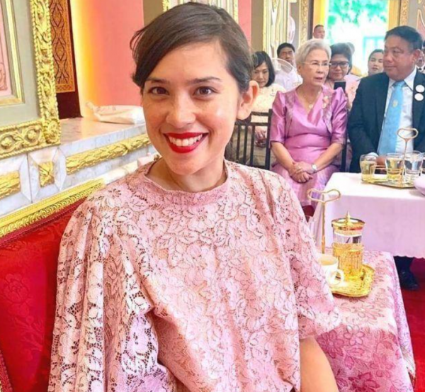 泰國最美公主罕見露面:神似王祖賢又美又颯,王后蘇提達黯然失色 泰國最美公主罕見露面:神似王祖賢又美又颯,王后蘇提達黯然失色