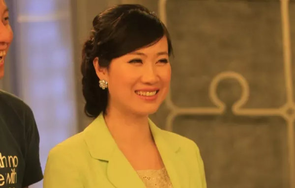 芙蓉姐姐近照曝光驚豔眾人：從扮醜遭群嘲到身價過億，她靠什麼？