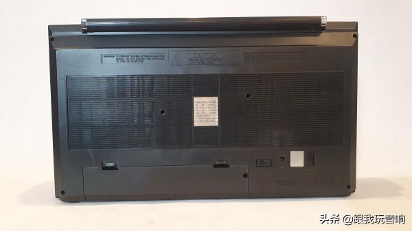 美國 Lasonic 80年代推出的復古行動式雙盒式錄音機、收音機TRC-931 美國 Lasonic 80年代推出的復古行動式雙盒式錄音機、收音機TRC-931