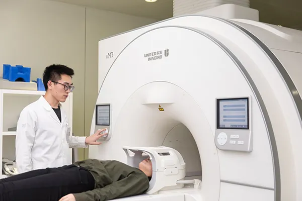 國產首款！新一代磁共振&OpenCurlyDoubleQuote;大腦&rdquo;，東軟造