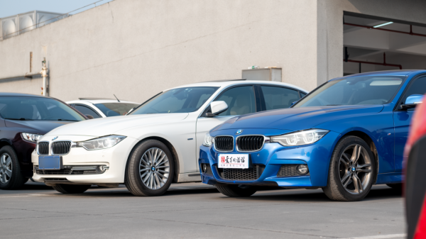 高功率、長軸距，運動家用兩面兼顧——二手寶馬330Li